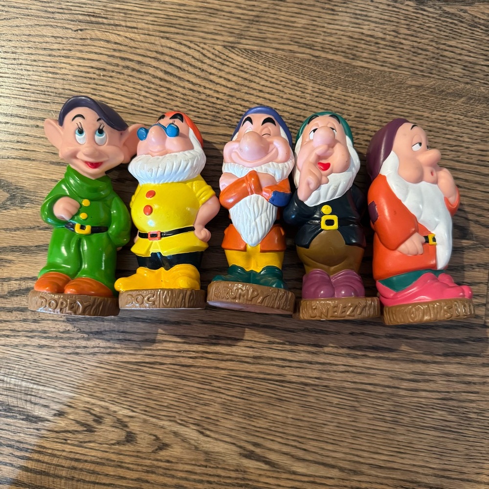 Vintage Snow White Seven Dwarf Figurine Set (ONLY 5 DWARVES)